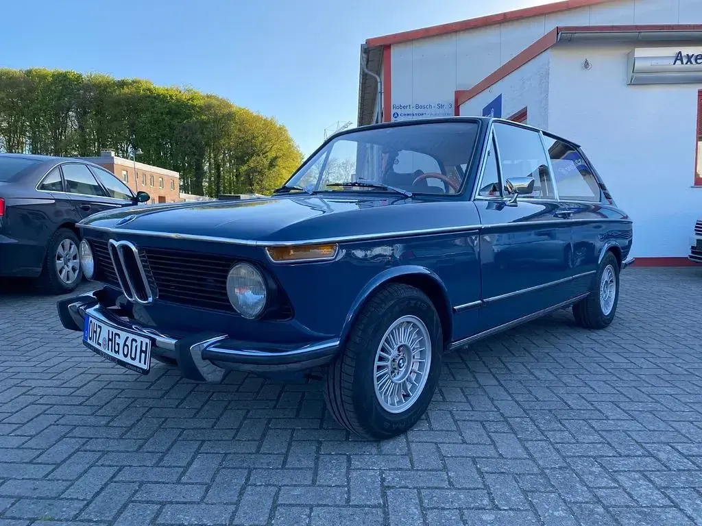 Usado BMW 2000 101 HP (74 kW) 1971 Azul Sedan
