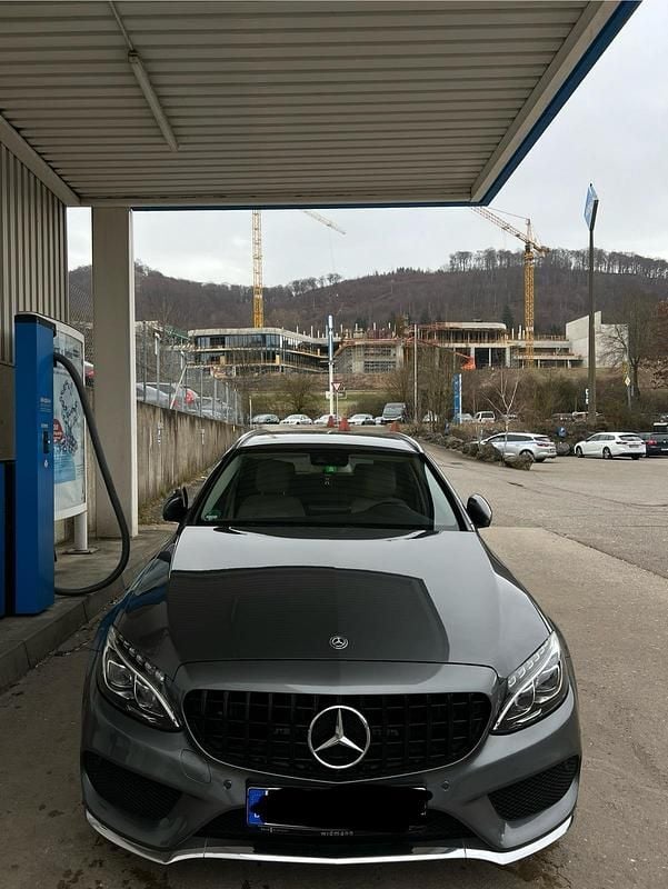 Grau Gebraucht 2017 Mercedes C220 Kombi | 19.000 € (Teuer) - Bild 1/4