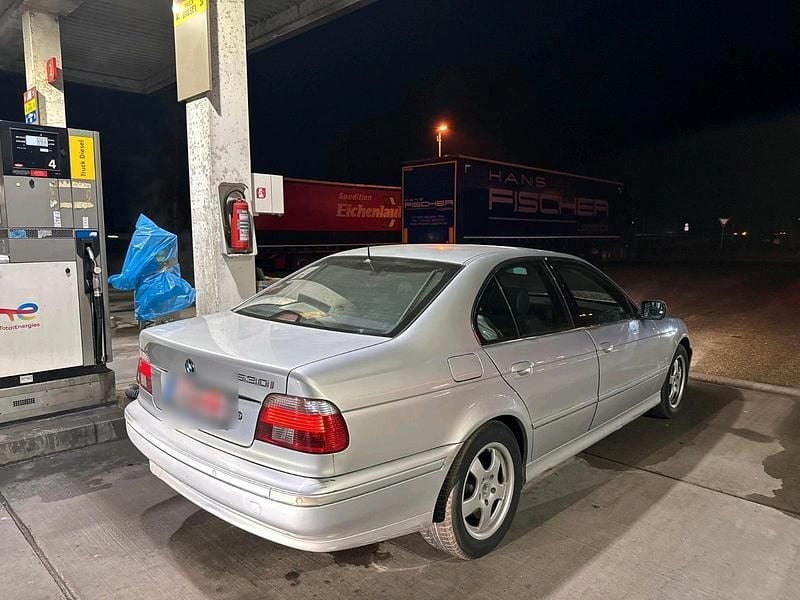 Silber Gebraucht 2002 BMW 530 Limousine | 5.000 € (Superpreis) - Bild 1/4