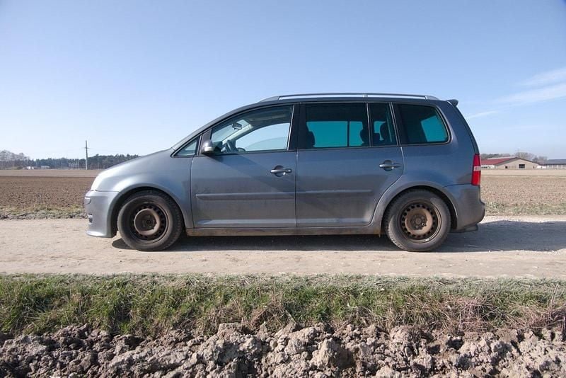 Gebraucht VW Touran 105 PS (77 kW) 2005 Grau Van / Kleinbus