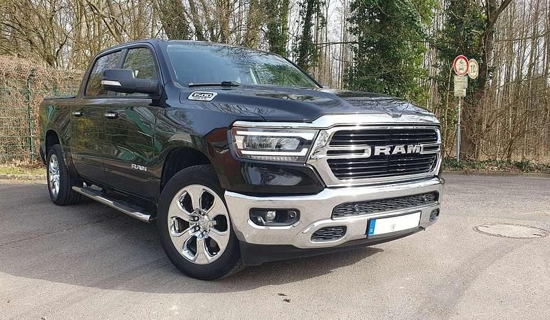 Gebraucht RAM 1500 401 PS (294 kW) 2020 Schwarz Pickup
