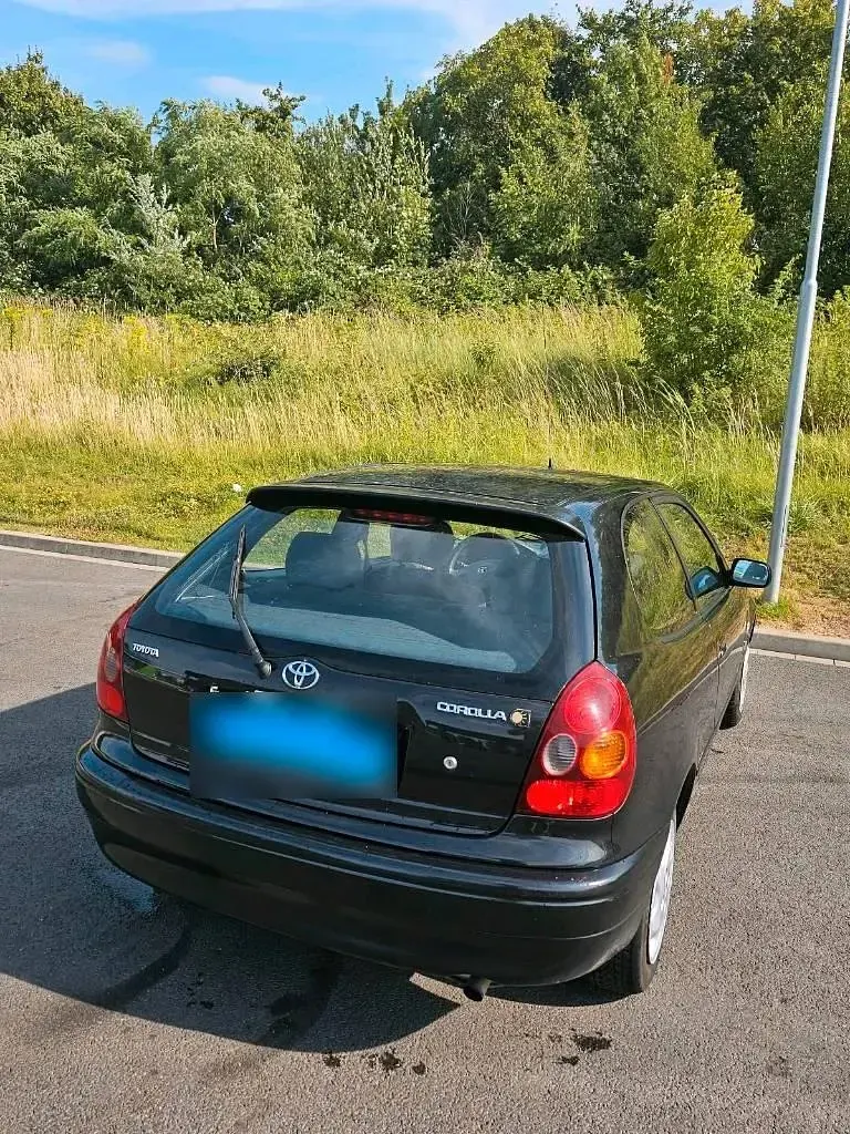 Gebraucht Toyota Corolla 110 PS (80 kW) 2000 Schwarz Kleinwagen