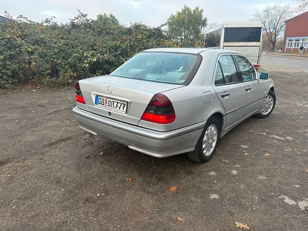 Gebraucht Mercedes C180 122 PS (89 kW) 1998 Grau Limousine