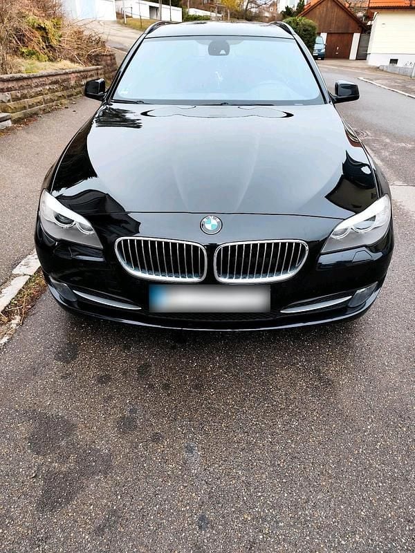 Gebraucht BMW 530 258 PS (189 kW) 2012 Schwarz Kombi