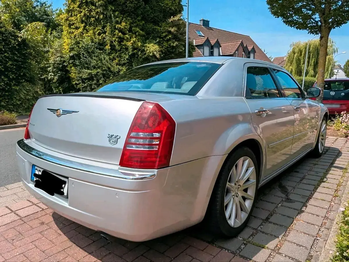Gebraucht Chrysler 300C 340 PS (250 kW) 2005 Silber Limousine