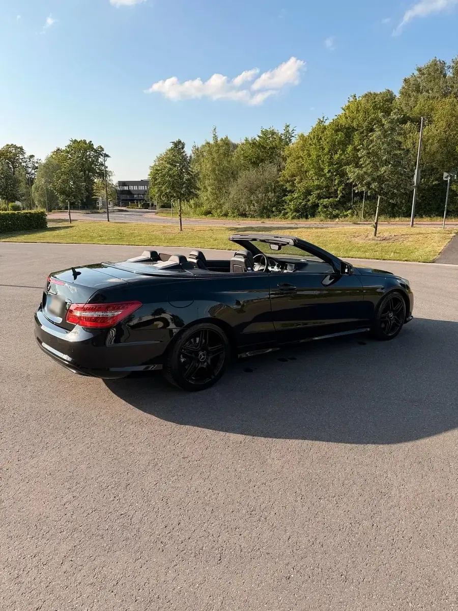 Gebraucht Mercedes E250 204 PS (150 kW) 2010 Schwarz Cabrio