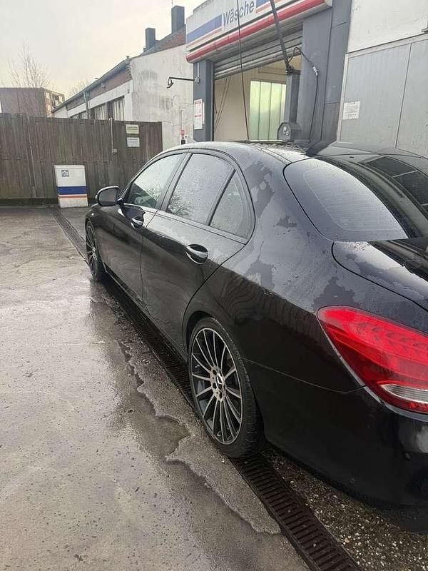 Second-hand Mercedes C180 116 CP (85 kW) 2016 Negru Berlinǎ