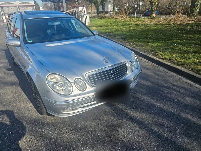 Gebraucht Mercedes 320 223 PS (164 kW) 2004 Silber Kombi
