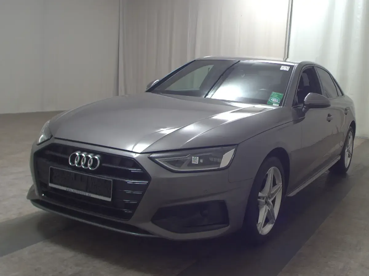 Gebraucht Audi A4 Ambiente 204 PS (150 kW) 2022 Grau Limousine