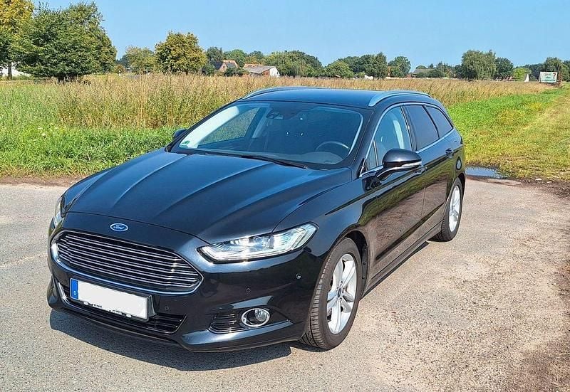 Schwarz Gebraucht 2015 Ford Mondeo Titanium Limousine | 13.700 € (Fairer Preis) - Bild 1/4