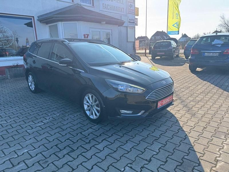 Gebraucht Ford Focus Titanium 120 PS (88 kW) 2018 Schwarz Kombi