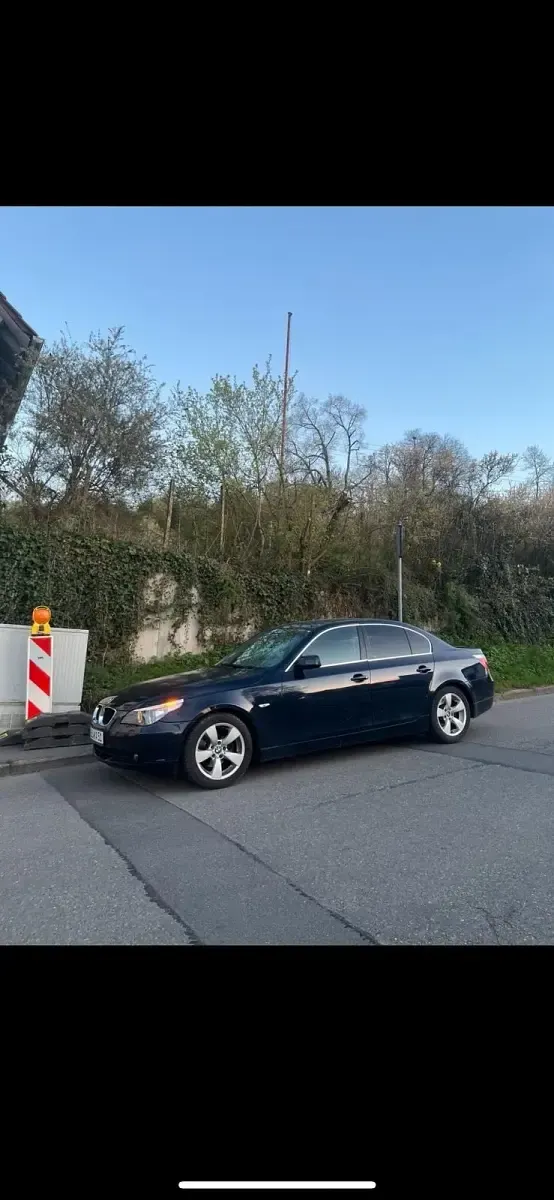 Gebraucht BMW 523 177 PS (130 kW) 2005 Blau Limousine