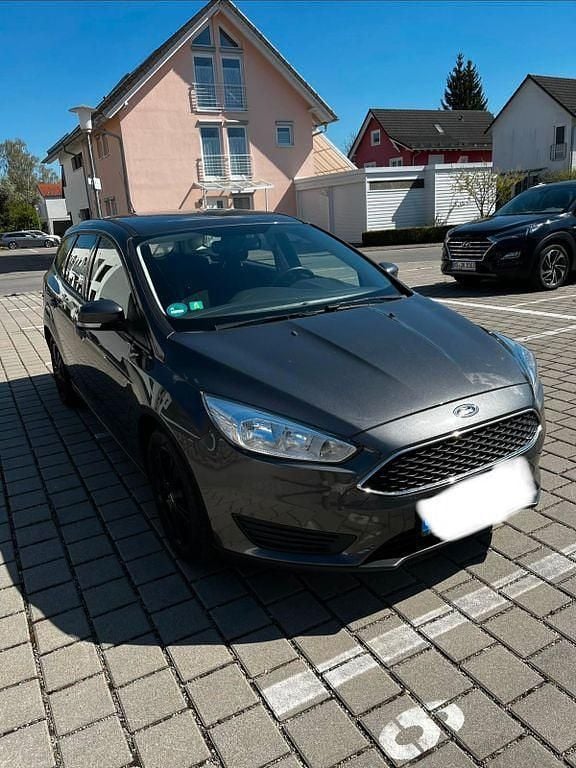 Usata Ford Focus 101 CV (74 kW) 2015 Grigio Berlina