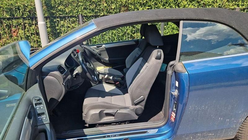Gebraucht VW Golf Cabriolet 122 PS (89 kW) 2014 Blau Cabrio