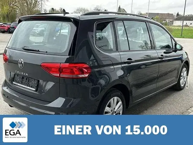 Gebraucht VW Touran 122 PS (89 kW) 2022 Grau Van / Kleinbus