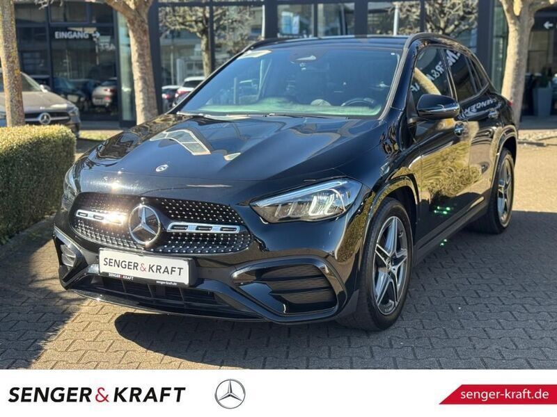 Schwarz Gebraucht 2023 Mercedes GLA200 AMG line SUV | 37.720 € (Fairer Preis) - Bild 1/4