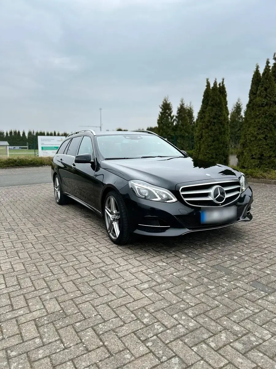 Second-hand Mercedes E250 204 CP (150 kW) 2015 Negru Break