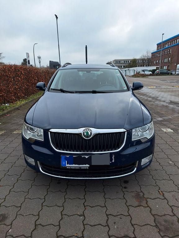 Gebraucht Skoda Superb Elegance 200 PS (147 kW) 2011 Blau Kombi