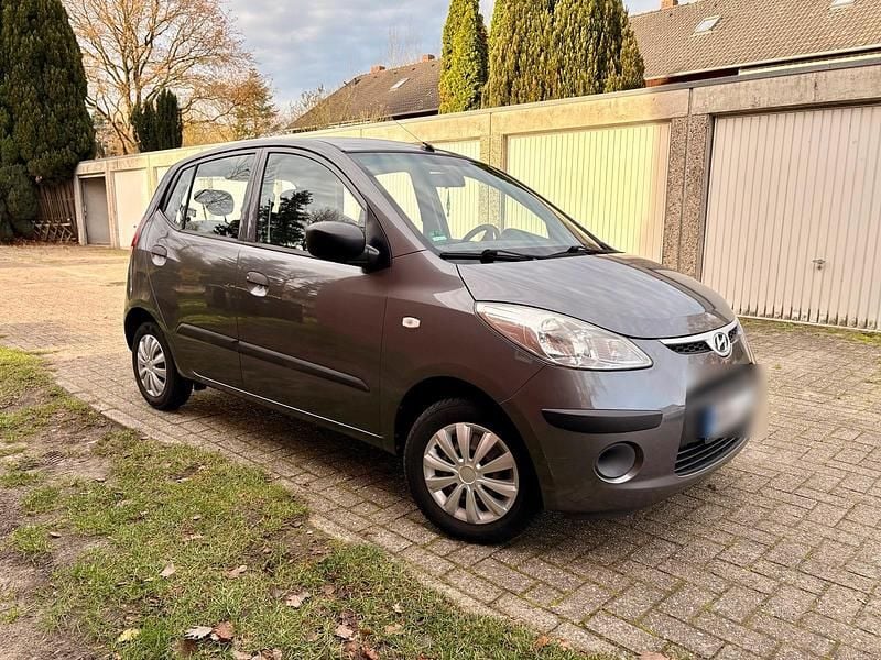 Grau Gebraucht 2010 Hyundai i10 Kleinwagen | 4.800 € (Fairer Preis) - Bild 1/4