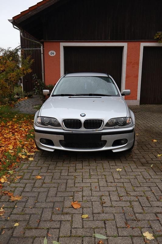 Silber Gebraucht 2002 BMW 320 Kombi | 1.650 € (Fairer Preis) - Bild 1/4