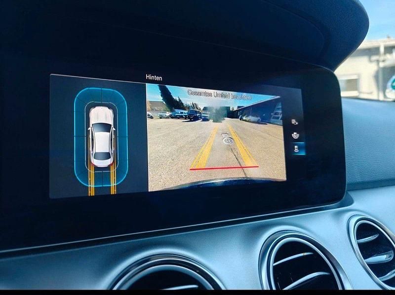 Gebraucht Mercedes E220 194 PS (142 kW) 2021 Schwarz Limousine