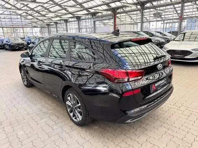 Gebraucht Hyundai i30 Trend 160 PS (117 kW) 2023 Schwarz Kombi