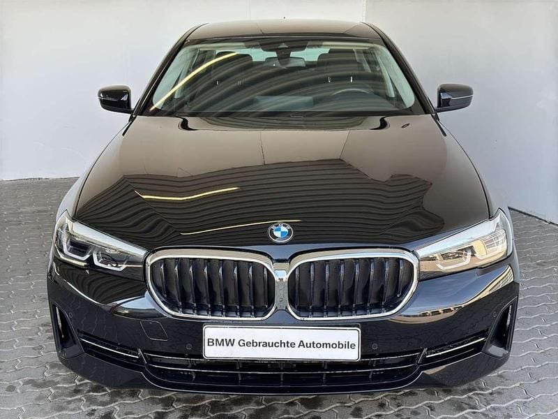 Schwarz 2 Gebraucht 2023 BMW 520 Limousine | 35.879 € (Guter Preis) - Bild 1/4