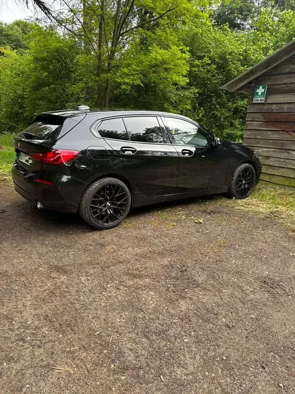 Gebraucht BMW 120 Sport Line 190 PS (139 kW) 2021 Schwarz Kleinwagen