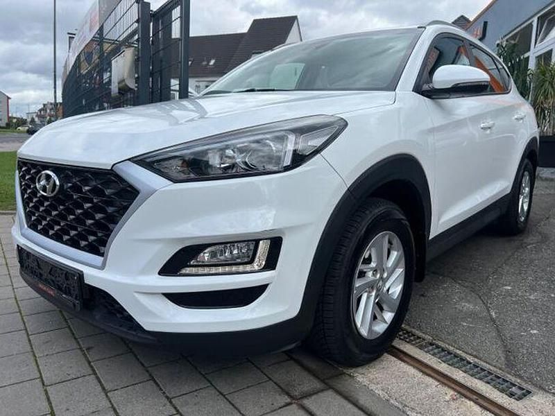 Weiß Gebraucht 2020 Hyundai Tucson Trend SUV | 16.590 € (Superpreis) - Bild 1/4