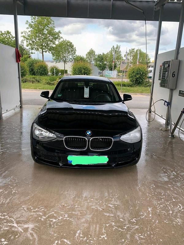 Schwarz Gebraucht 2012 BMW 116 Kleinwagen | 6.600 € (Guter Preis) - Bild 1/4