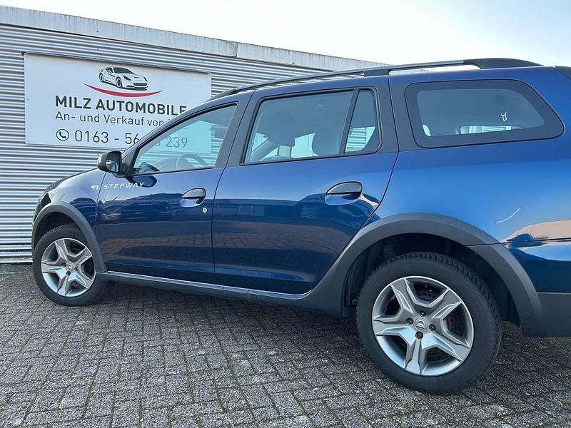 Gebraucht Dacia Logan Stepway 90 PS (66 kW) 2018 Blau cosmos Kombi