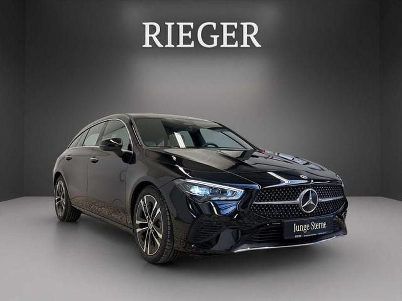 Gebraucht Mercedes CLA180 116 PS (85 kW) 2024 Unilack nachtschwarz Limousine