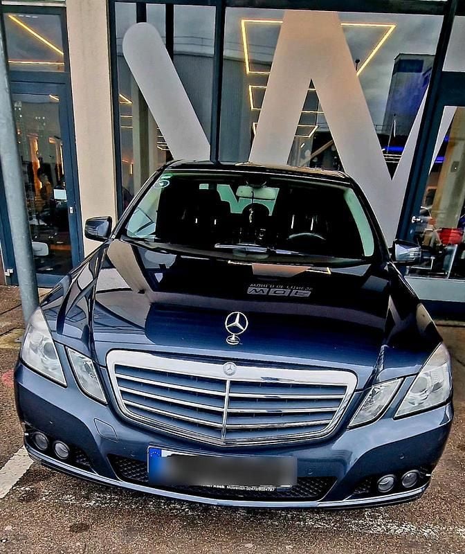 Gebraucht Mercedes E200 136 PS (100 kW) 2011 Grau Limousine