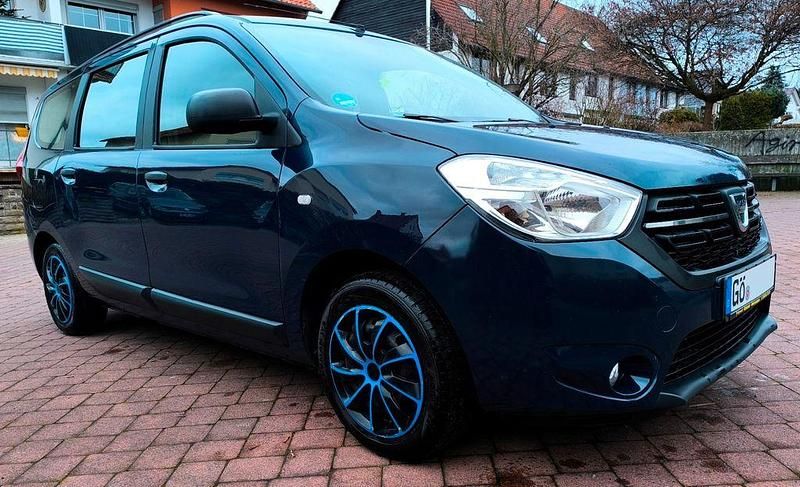 Gebraucht Dacia Lodgy Lauréate 107 PS (78 kW) 2017 Blau Van / Kleinbus
