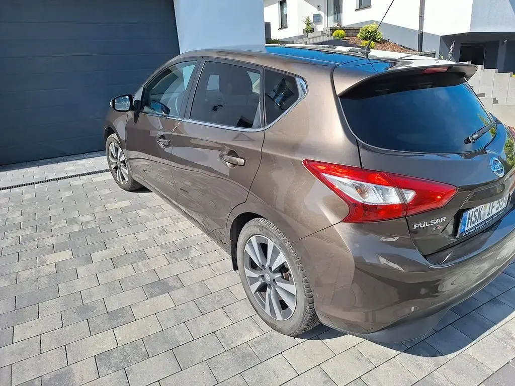 Gebraucht Nissan Pulsar N-Connecta 116 PS (85 kW) 2016 Braun Kleinwagen