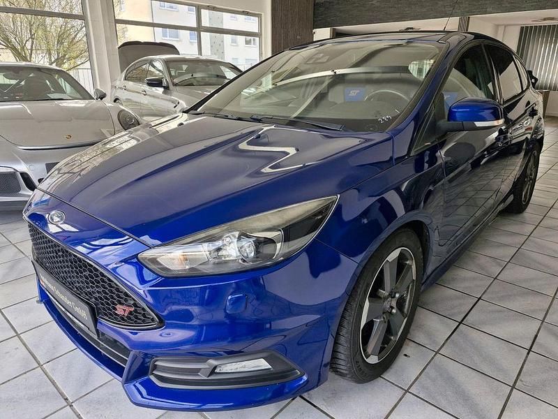Gebraucht Ford Focus ST 185 PS (136 kW) 2015 Blau Limousine