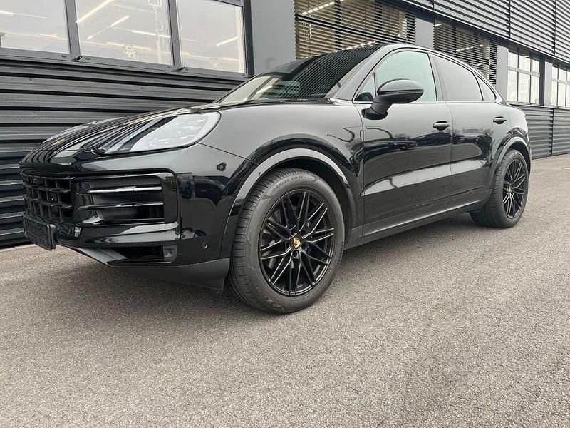 Gebraucht Porsche Cayenne 354 PS (260 kW) 2025 Schwarz SUV