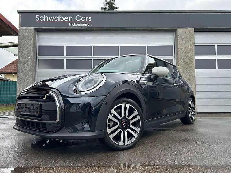 Gebraucht Mini Cooper SE 135 kW (184 PS) 2023 Schwarz Kleinwagen