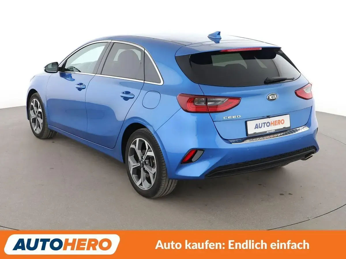 Gebraucht Kia Ceed Spirit 140 PS (102 kW) 2018 Blau Kleinwagen