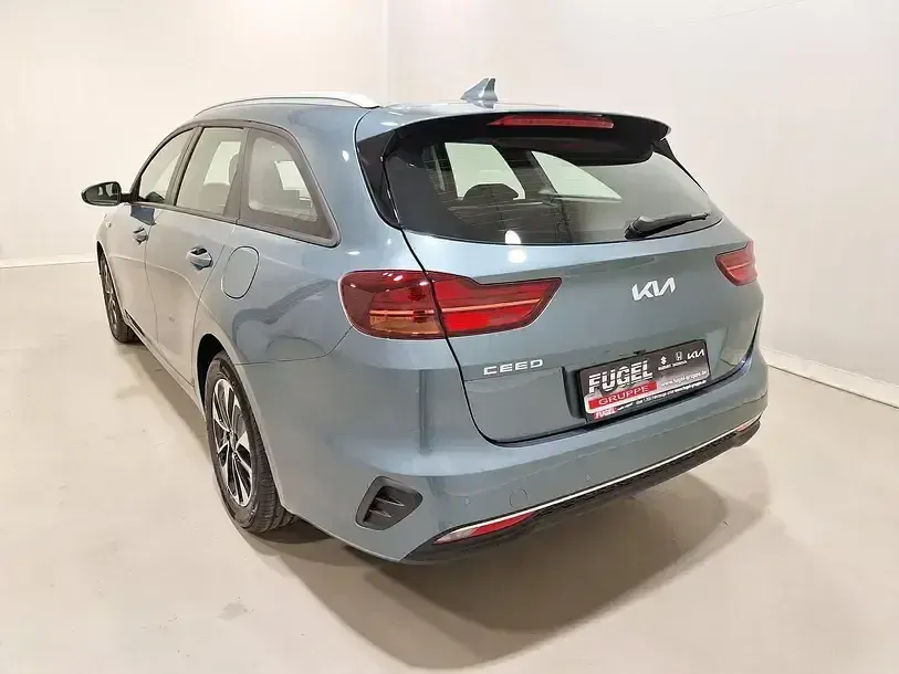 Neu Kia Ceed Sportswagon 140 PS (102 kW) 2025 Yucca steel grey Kombi