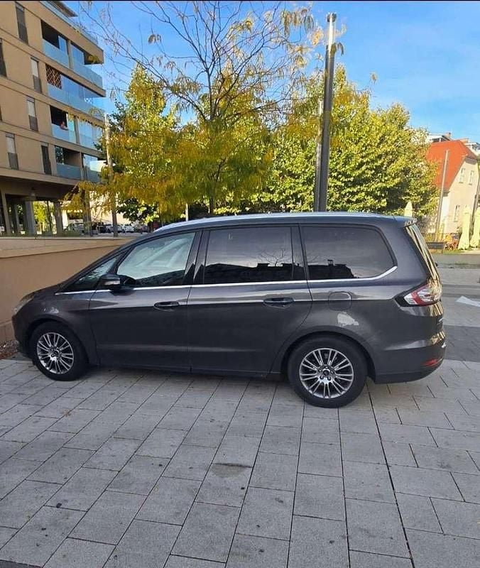 Gebraucht Ford Galaxy Titanium 150 PS (110 kW) 2016 Grau Van / Kleinbus