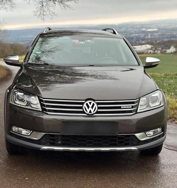 Braun Gebraucht 2014 VW Passat Alltrack Kombi | 12.900 € (Fairer Preis) - Bild 1/4