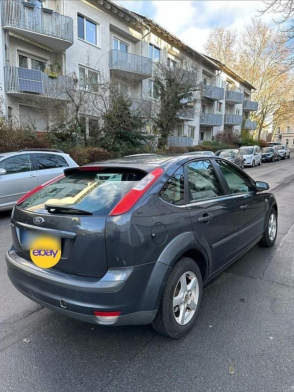 Second-hand Ford Focus 101 CP (74 kW) 2006 Negru Berlinǎ