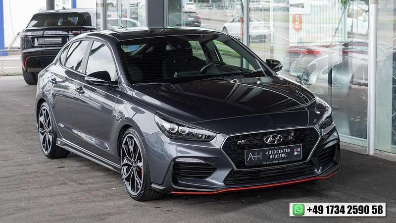Grau Gebraucht 2020 Hyundai i30 Limousine | 26.490 € (Fairer Preis) - Bild 1/4