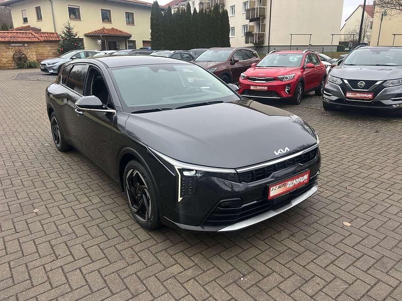 Neu Kia K4 150 PS (110 kW) 2025 (ag9) interstellar grau Limousine
