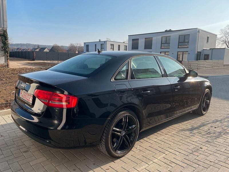 Gebraucht Audi A4 177 PS (130 kW) 2014 Schwarz Limousine
