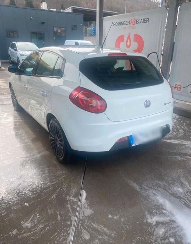 Weiß Gebraucht 2010 Fiat Bravo Dynamic Kleinwagen | 2.999 € (Fairer Preis) - Bild 1/4