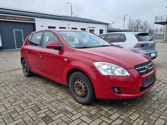 Gebraucht Kia Ceed EX 90 PS (66 kW) 2007 Rot Kleinwagen