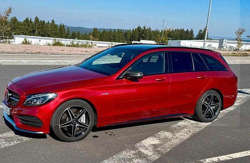Rot Gebraucht 2018 Mercedes C43 AMG AMG Kombi | 32.800 € (Guter Preis) - Bild 1/4