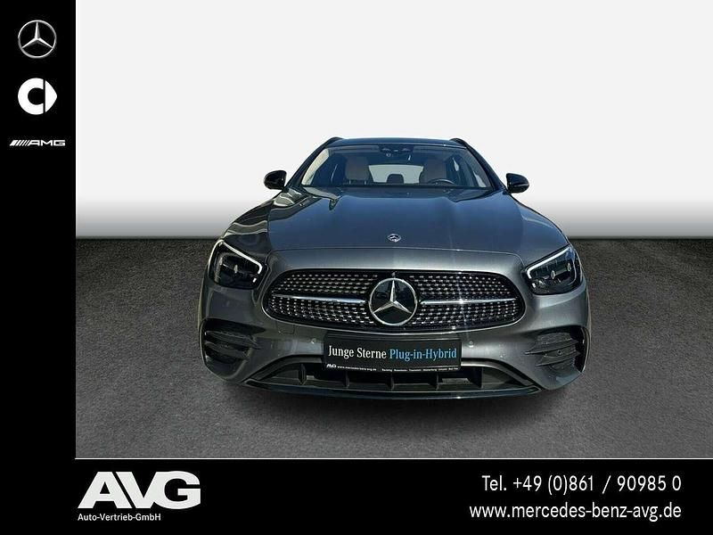 Gebraucht Mercedes E300 AMG 306 PS (225 kW) 2022 Lack selenitgrau Kombi